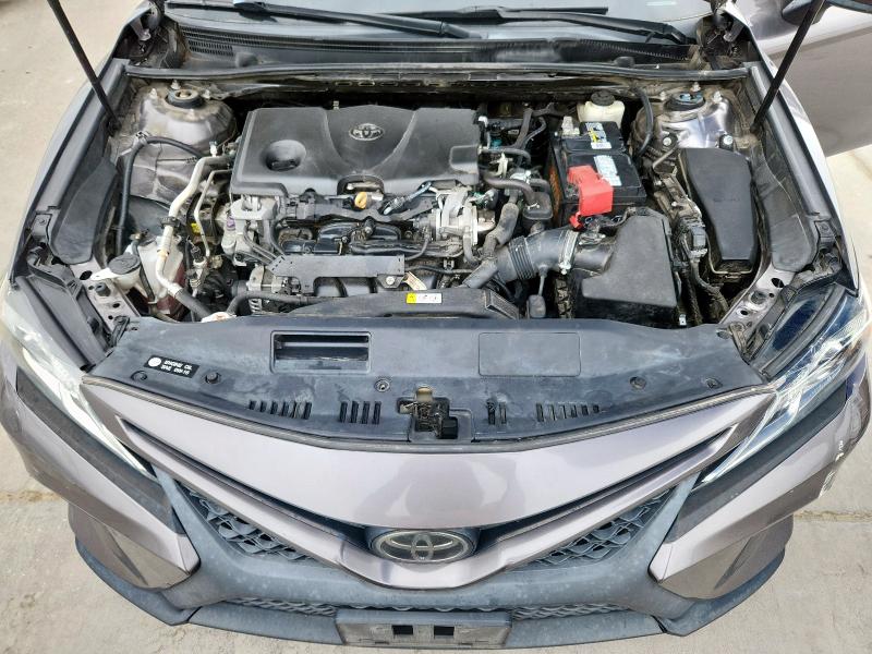 4T1B11HK0JU095795 - 2018 TOYOTA CAMRY L 灰色 照片 11