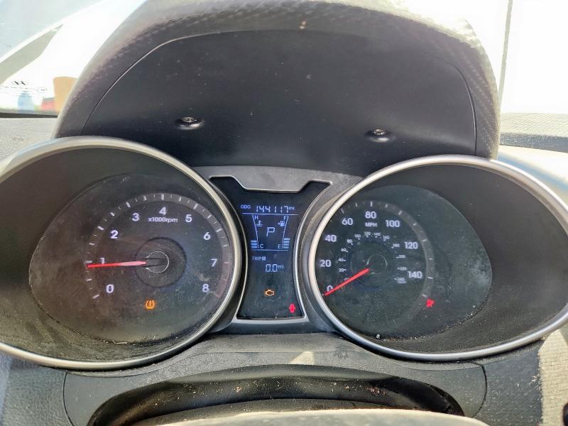 KMHTC6ADXCU036716 - 2012 HYUNDAI VELOSTER SILVER photo 9