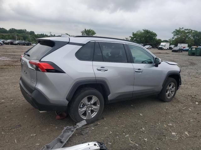2T3P1RFV9SC514402 - 2025 TOYOTA RAV4 XLE SILVER photo 3