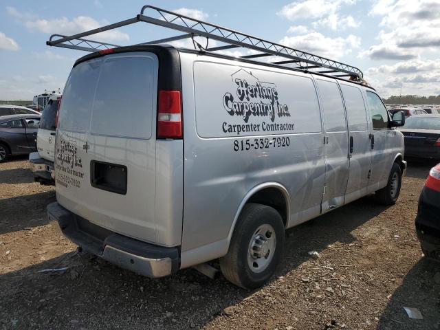 1GCWGBFF5H1156313 - 2017 CHEVROLET EXPRESS G2 SILVER photo 3