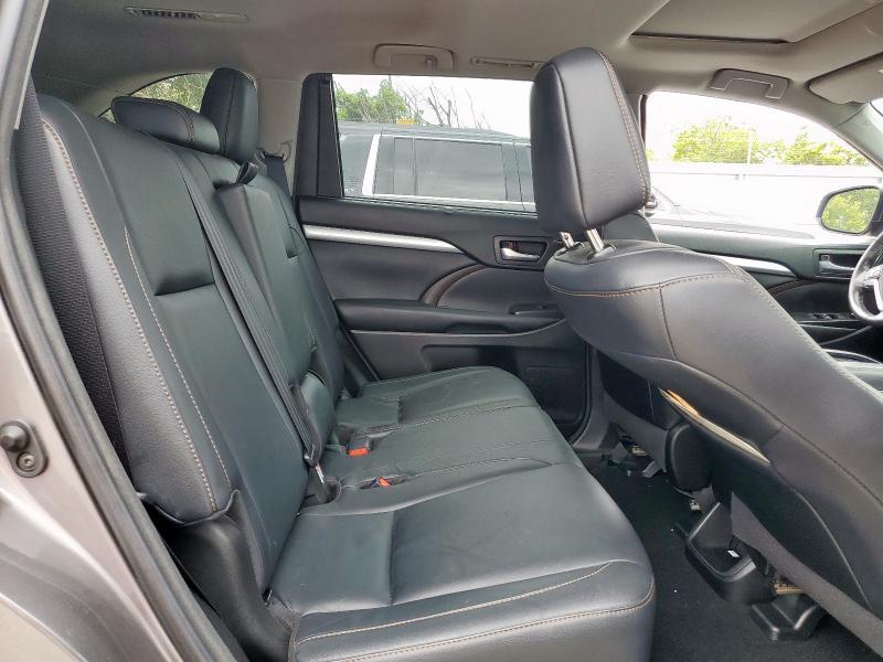 5TDKZRFH8JS542106 - 2018 TOYOTA HIGHLANDER SE Сірий фото 10