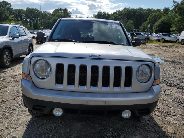 1C4NJRFB0CD513102 - 2012 JEEP PATRIOT LATITUDE GRAY photo 5