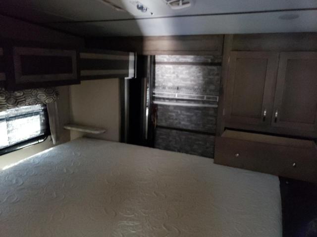 4YDF35327K1531461 - 2017 KEYSTONE SPRINTER BEIGE photo 5