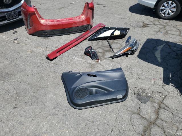 JTDKARFP2K3116882 - 2019 TOYOTA PRIUS PRIM 红色 照片 12