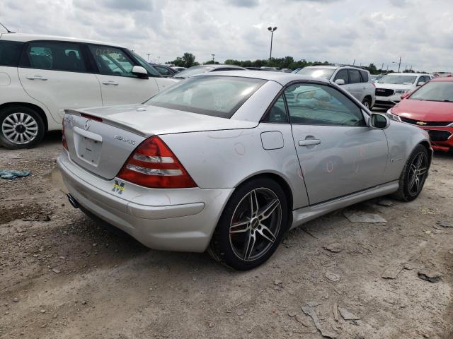 WDBKK66F14F303694 - 2004 MERCEDES-BENZ SLK 32 AMG KOMPRESSOR SILVER photo 3