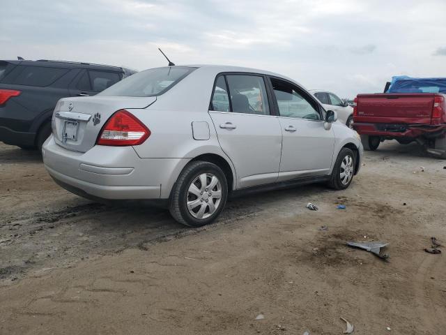 3N1BC11E98L404609 - 2008 NISSAN VERSA S SILVER photo 3