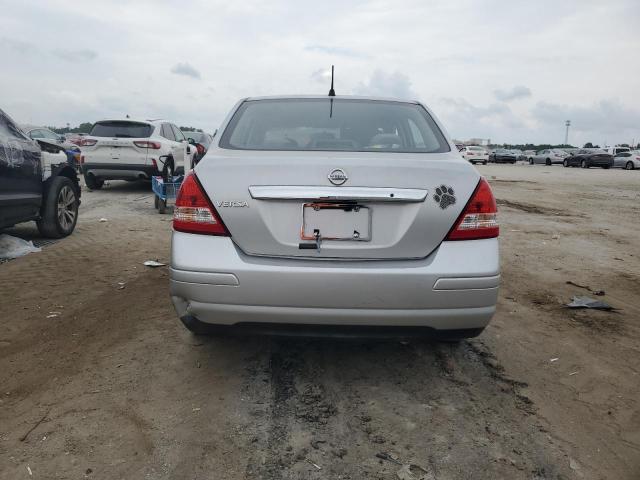 3N1BC11E98L404609 - 2008 NISSAN VERSA S SILVER photo 6