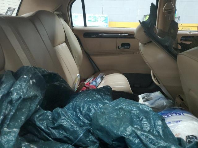 1LNFM81W5WY609803 - 1998 LINCOLN TOWN CAR EXECUTIVE GREEN photo 10