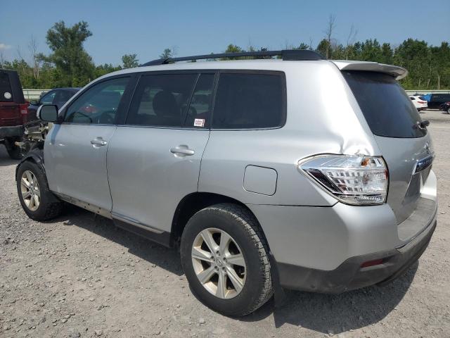 5TDBK3EH0DS250635 - 2013 TOYOTA HIGHLANDER BASE SILVER photo 2