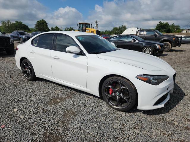 ZARFAEEN8H7549589 - 2017 ALFA ROMEO GIULIA TI Q4 WHITE photo 4