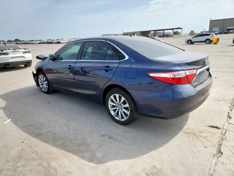 4T1BF1FK7HU796770 - 2017 TOYOTA CAMRY LE Көк фото 2