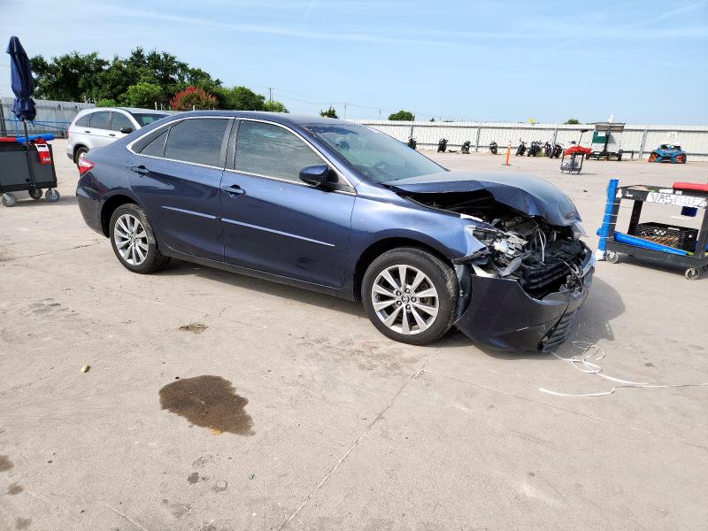 4T1BF1FK7HU796770 - 2017 TOYOTA CAMRY LE Көк фото 4