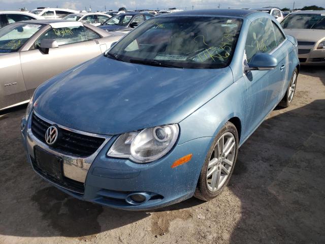 WVWFA71F28V050643 - 2008 VOLKSWAGEN EOS LUX 蓝色 照片 2