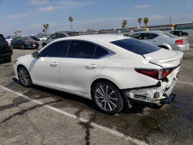 58AD21B18LU007920 - 2020 LEXUS ES 300H WHITE photo 2