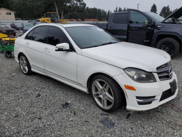 WDDGF4HB2ER316731 - 2014 MERCEDES-BENZ C 250 WHITE photo 4