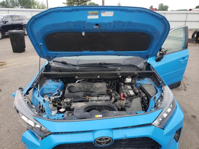 2T3F1RFV7LC119261 - 2020 TOYOTA RAV4 LE BLUE photo 12