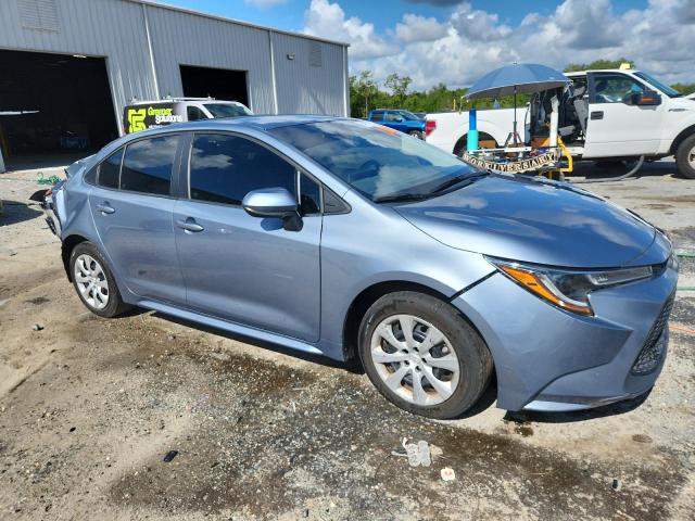 5YFEPMAE1NP363469 - 2022 TOYOTA COROLLA LE BLUE photo 4