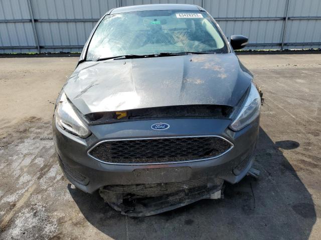 1FADP3F21HL311332 - 2017 FORD FOCUS SE GRAY photo 5