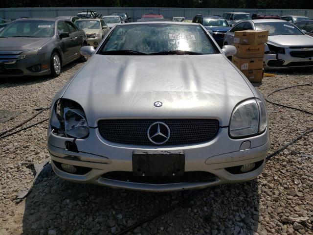 WDBKK66F74F301545 - 2004 MERCEDES-BENZ SLK 32 AMG KOMPRESSOR SILVER photo 5