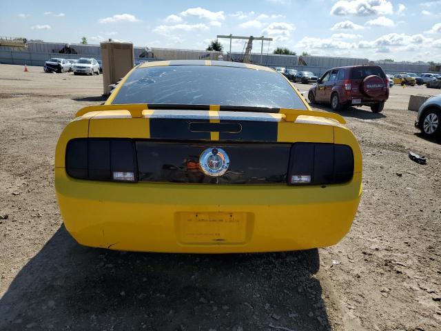 1ZVFT80NX65259938 - 2006 FORD MUSTANG CO YELLOW photo 6