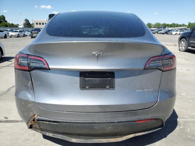 7SAYGDEEXSF257099 - 2025 TESLA MODEL Y GRAY photo 6