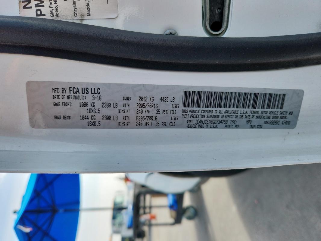 1C4NJCEA0GD734758 - 2016 JEEP COMPASS LATITUDE თეთრი ფოტო 13