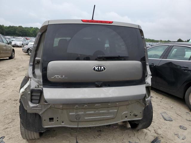 KNDJP3A57J7508437 - 2018 KIA SOUL + GRAY photo 6