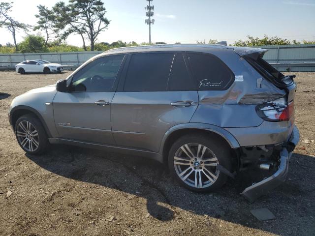 5UXZV8C52BL419045 - 2011 BMW X5 XDRIVE50I GRAY photo 2