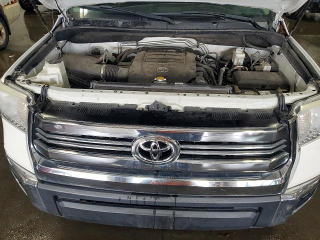 5TFUW5F1XGX580016 - 2016 TOYOTA TUNDRA DOUBLE CAB SR WHITE photo 11