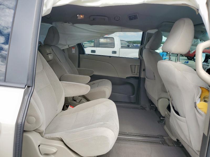 5TDKK3DC9FS633482 - 2015 TOYOTA SIENNA LE TAN photo 11