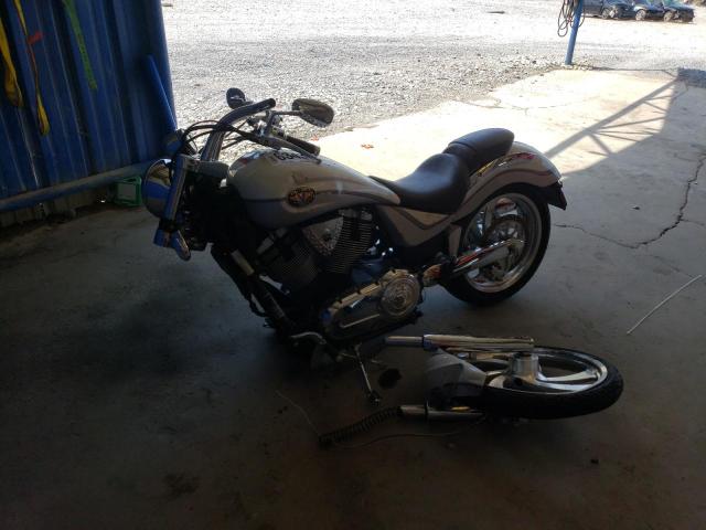 5VPGB16DX53007330 - 2005 VICTORY MOTORCYCLES VEGAS 白色 照片 2