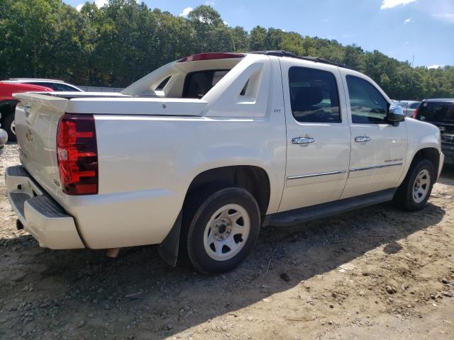 3GNMCGE00BG347716 - 2011 CHEVROLET AVALANCHE LTZ CREAM photo 3