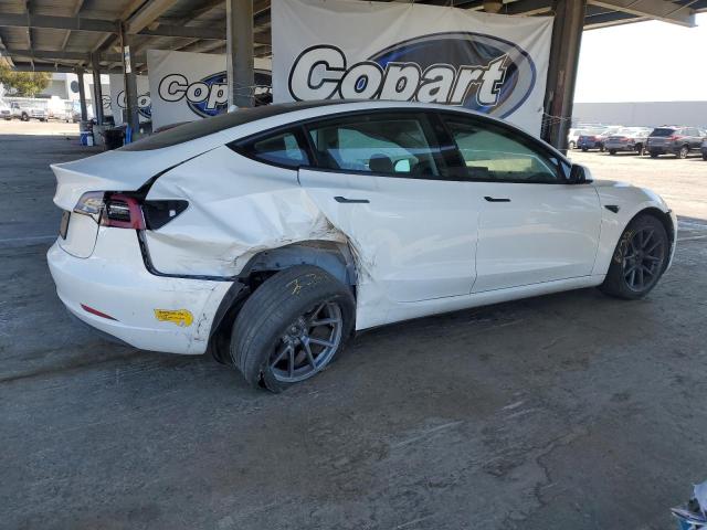 5YJ3E1EAXPF405767 - 2023 TESLA MODEL 3 WHITE photo 3