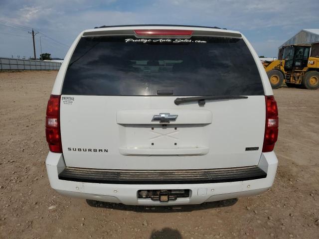 1GNSKHE31BR320261 - 2011 CHEVROLET SUBURBAN K1500 LS WHITE photo 6