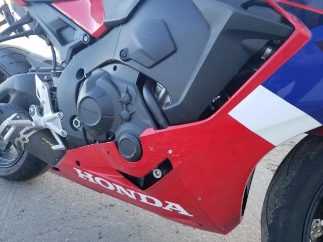 JH2SC7752NK500013 - 2022 HONDA CBR1000 RA TWO TONE photo 7