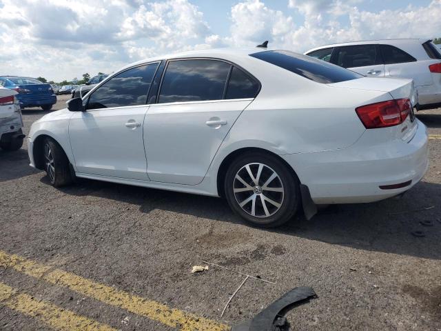 3VWD17AJ2FM318557 - 2015 VOLKSWAGEN JETTA SE WHITE photo 2