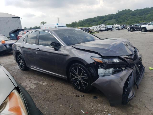 4T1G31AK5PU607120 - 2023 TOYOTA CAMRY SE NIGHT SHADE GRAY photo 4