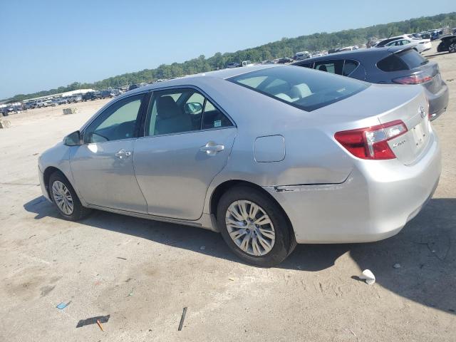 4T4BF1FK7CR216643 - 2012 TOYOTA CAMRY BASE SILVER photo 2