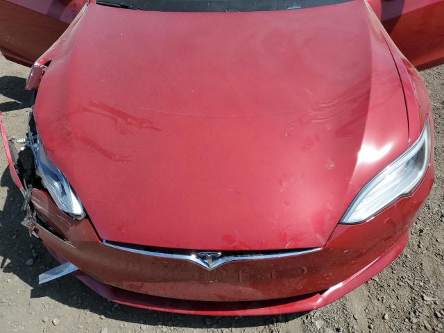 5YJSA1E29JF264195 - 2018 TESLA MODEL S Qırmızı foto 11