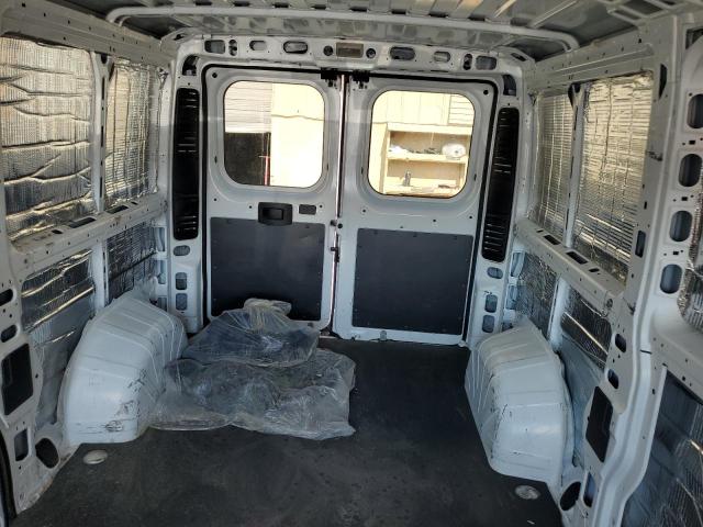 3C6TRVAG9JE153245 - 2018 RAM PROMASTER 1500 STANDARD Белый фото 10