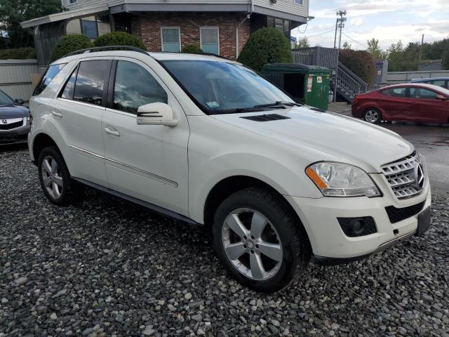 4JGBB8GB4BA687761 - 2011 MERCEDES-BENZ ML 350 4MATIC WHITE photo 4