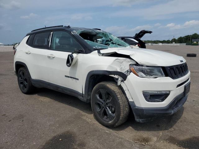 3C4NJDBB4JT453115 - 2018 JEEP COMPASS LATITUDE WHITE photo 4