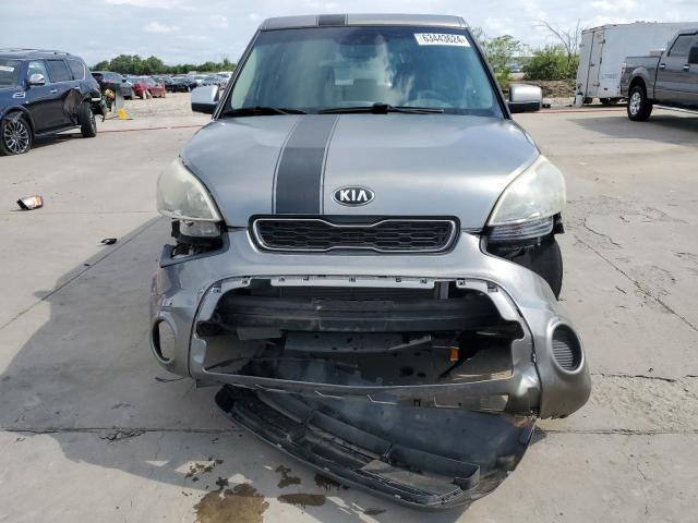 KNDJT2A58D7515875 - 2013 KIA SOUL GRAY photo 5