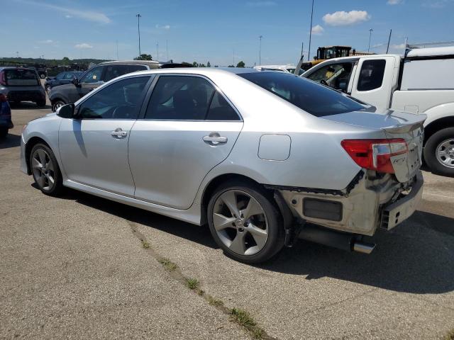 4T1BK1FK5CU013126 - 2012 TOYOTA CAMRY SE 银色 照片 2