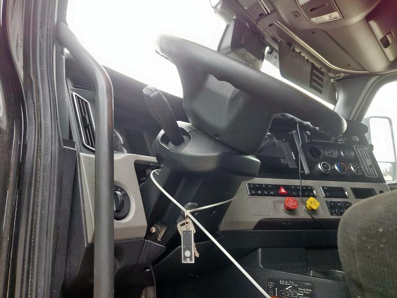 3AKJHHDR6MSMS4031 - 2021 FREIGHTLINER CASCADIA BLACK photo 8