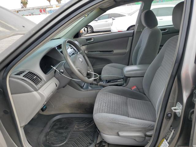 4T1BE32KX5U545788 - 2005 TOYOTA CAMRY LE ნაცრისფერი ფოტო 7