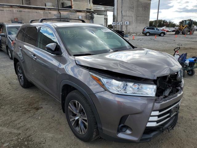 5TDBZRFH4JS801285 - 2018 TOYOTA HIGHLANDER LE GRAY photo 1