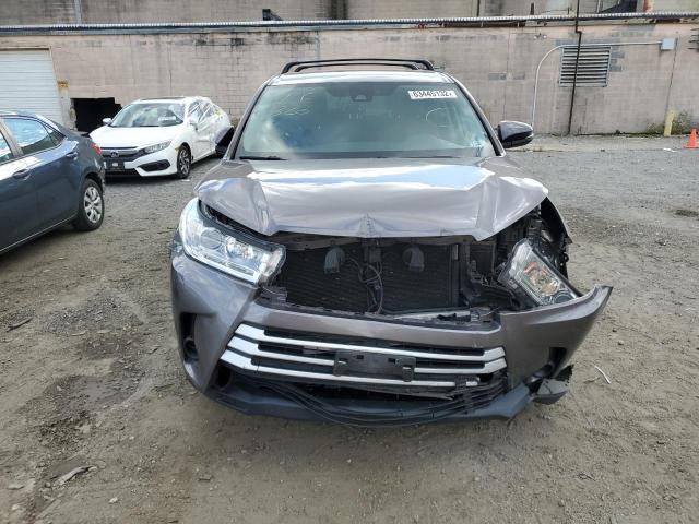 5TDBZRFH4JS801285 - 2018 TOYOTA HIGHLANDER LE GRAY photo 9