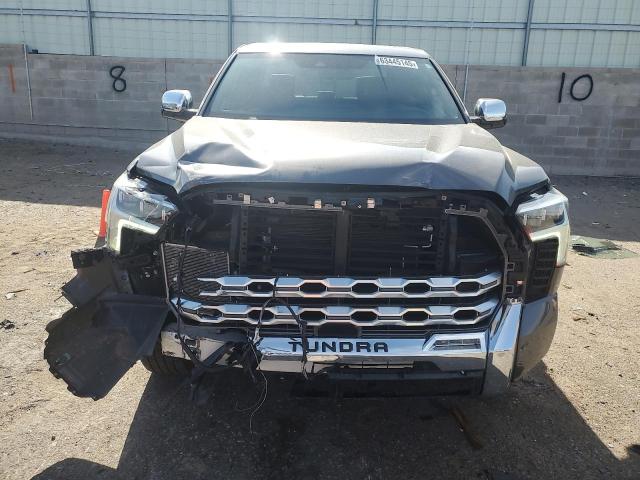 5TFMA5DB1RX186529 - 2024 TOYOTA TUNDRA CREWMAX PLATINUM ნაცრისფერი ფოტო 5