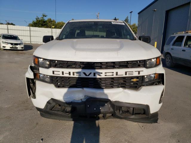 1GCRWBEK2NZ110675 - 2022 CHEVROLET SILVERADO C1500 CUSTOM WHITE photo 5